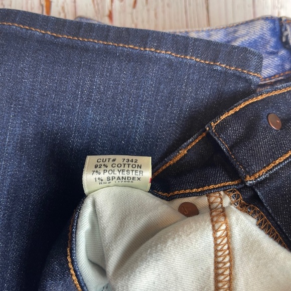 J Brand 25 GIG Pure dark wash mid-rise crop Flared - Picture 12 of 15